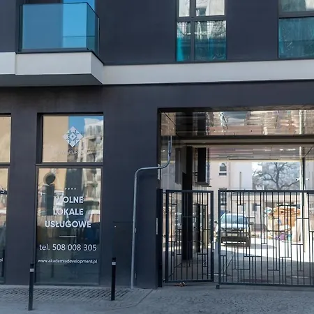 Cozy 2-room Apartment, Near Market Square, Balcony *