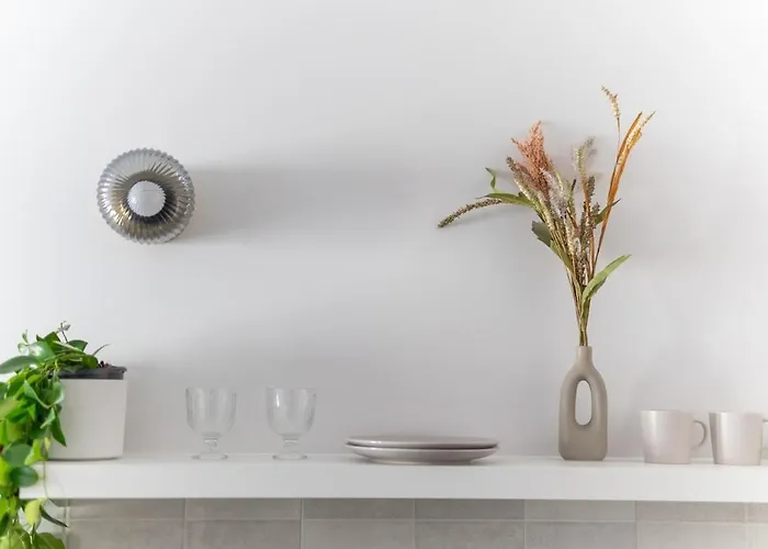 Daire Cozy 2-room Apartment, Near Market Square, Balcony