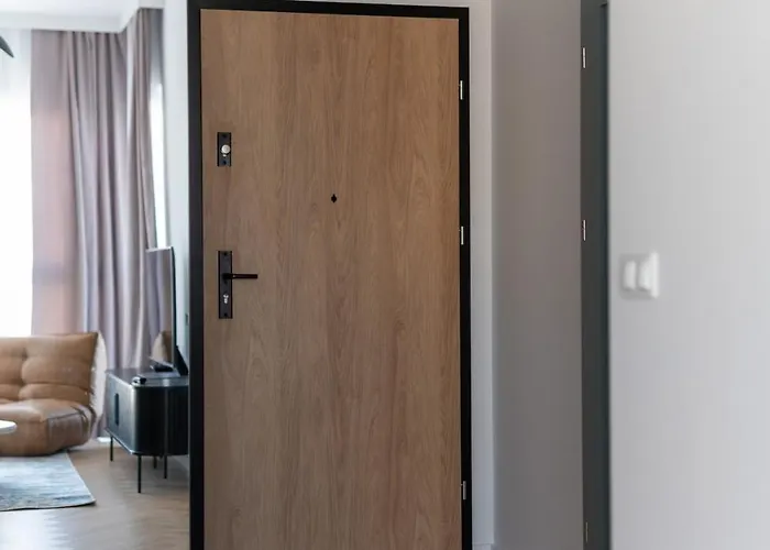 Daire Cozy 2-room Apartment, Near Market Square, Balcony *