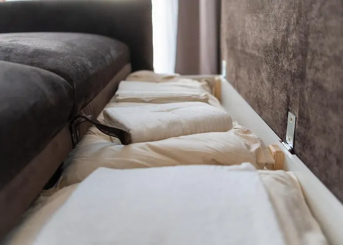 Daire Cozy 2-room Apartment, Near Market Square, Balcony Wroclaw