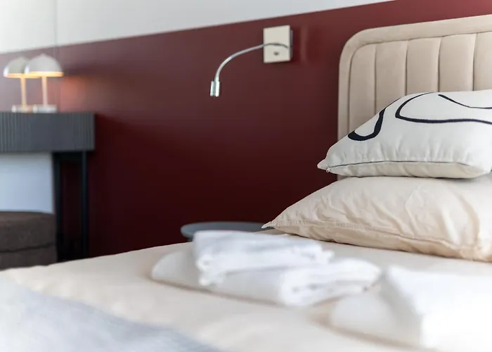 Daire Cozy 2-room Apartment, Near Market Square, Balcony