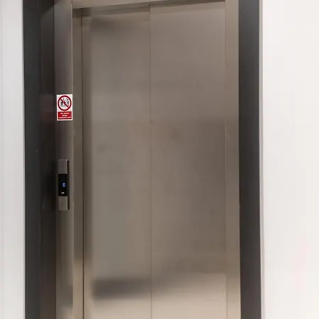 Cozy 2-room Apartment, Near Market Square, Balcony Apartamento