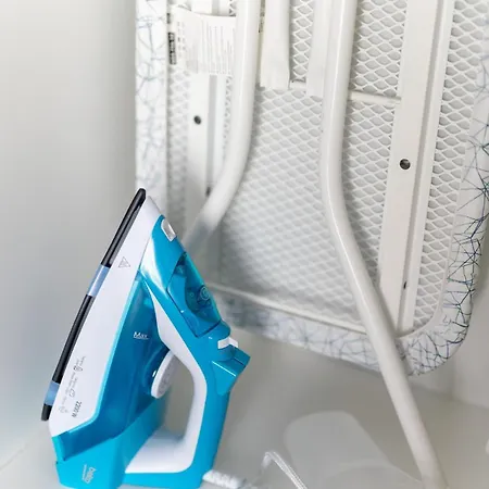 Cozy 2-room Apartment, Near Market Square, Balcony Apartamento