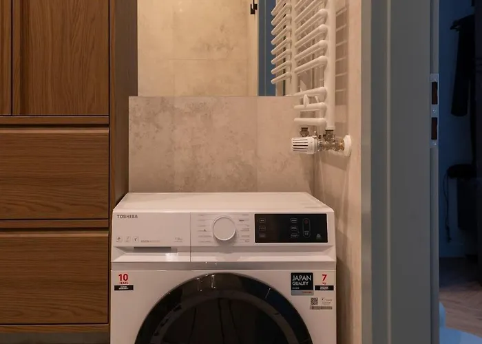 Cozy 2-room Apartment, Near Market Square, Balcony Apartment *