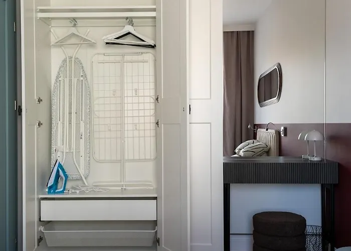 Cozy 2-room Apartment, Near Market Square, Balcony *