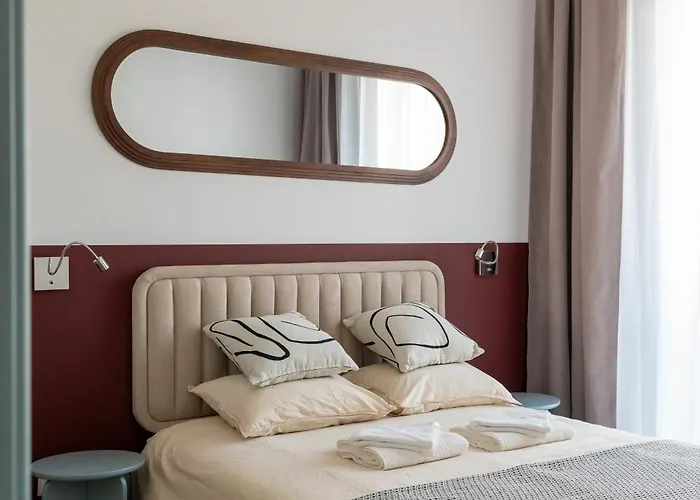 Cozy 2-room Apartment, Near Market Square, Balcony